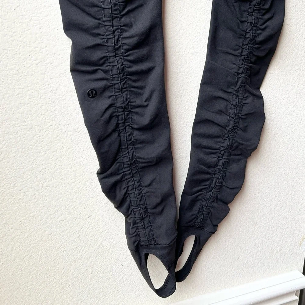 Lululemon Wunder Under Stirrup Leggings Dramatic Static White Black / Black Sz 6